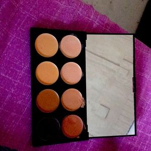 Makeup Revolution ultra cover and conceal palette # 2 colours used 1 time only